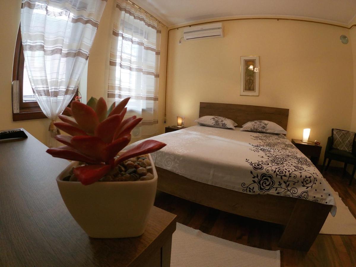 Apartment Honey Free Parking Saraievo Exterior foto